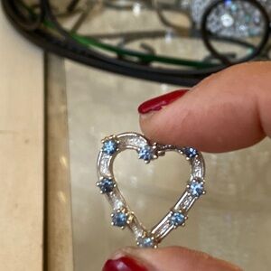 Vintage Silver Toned Brooch Pin with Light blue Crystal Rhinestones in a heart!